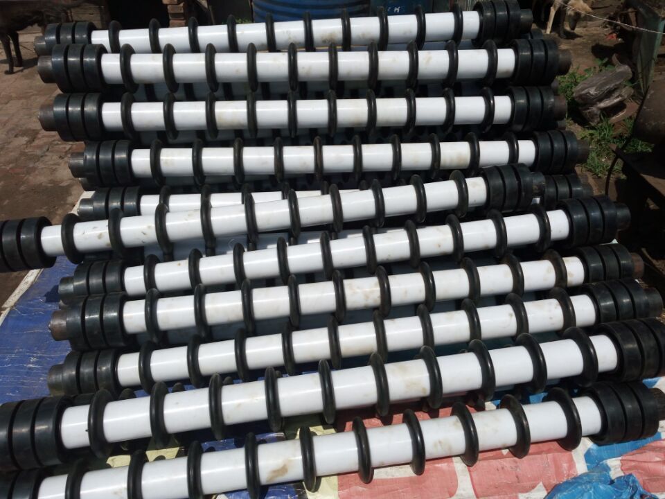 托辊生产厂家介绍梳型托辊的实用性  主要环境  永伟制造
