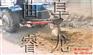 小型拖拉机植树打洞机|新疆拖拉机施肥挖坑机厂家