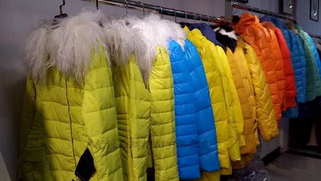 郑州广汇佳品牌折扣女装批发 茜尔菲尼羽绒服原单库存尾货  品牌尾货批发  大码女装一手货源