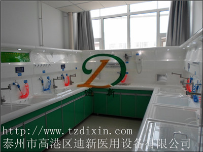 理想的内镜清洗装置就在泰州迪新  内镜清洗工作站  内镜清洗系统