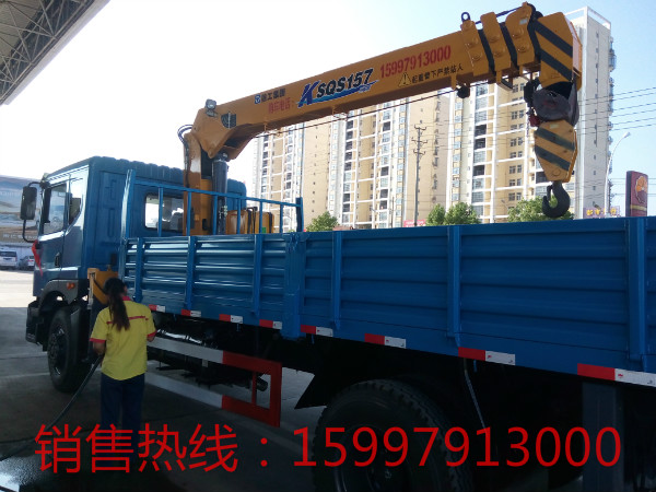 东风新款国四D702随车吊厂家直销  东风随车吊  徐工随车吊