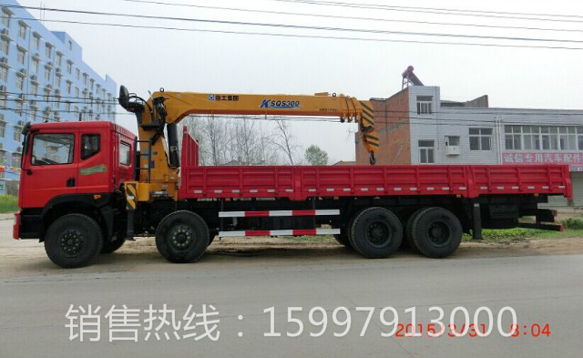 东风D701前四后八12吨徐工随车吊价格  随车吊厂家