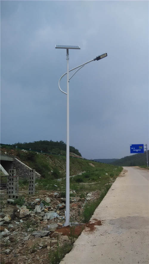 济源太阳能灯具厂家，济源太阳能路灯安装工厂  济源路灯