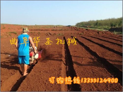小型开沟机 葡萄园埋藤开沟机&nbsp;&nbsp;培土机&nbsp;&nbsp;培葱机
