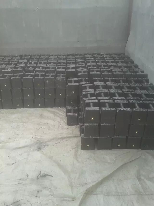 电梯载荷测试用25kg配重砝码&nbsp;&nbsp;25kg电梯砝码&nbsp;&nbsp;电梯配重块&nbsp;&nbsp;25kg锁型砝码