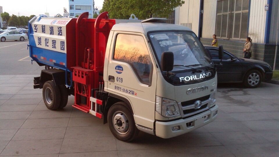 自装卸式垃圾车 小型挂桶垃圾车