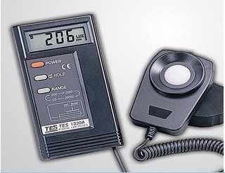 数字式照度计TES-1330A/TES-1332A/TES-  便携式照度计