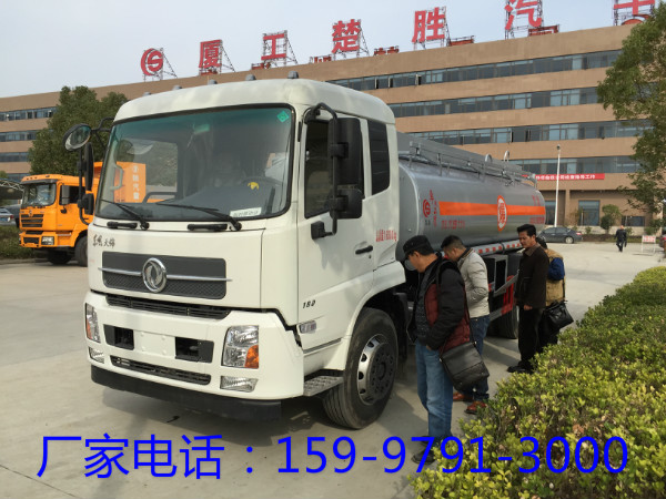 东风天锦国四12-15吨运油车全国销售  油罐车  油槽车
