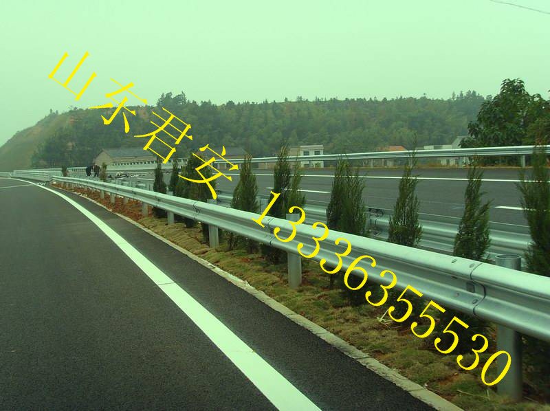 供应安徽淮安公路波形梁护栏板--高速护栏&nbsp;&nbsp;淮安公路护栏&nbsp;&nbsp;波形护栏板&nbsp;&nbsp;高速公路护栏