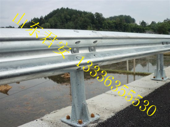 供应福建泉州市公路波形梁护栏板--福州公路护栏&nbsp;&nbsp;泉州市护栏板&nbsp;&nbsp;高速公路护栏&nbsp;&nbsp;福建波形护栏