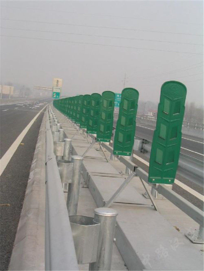 蒙古包公路隔带护栏用复合模压防眩板  玻璃钢防眩板价格  玻璃钢防眩板厂家  玻璃钢防眩板批发