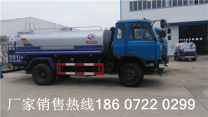 东风145洒水车效果图