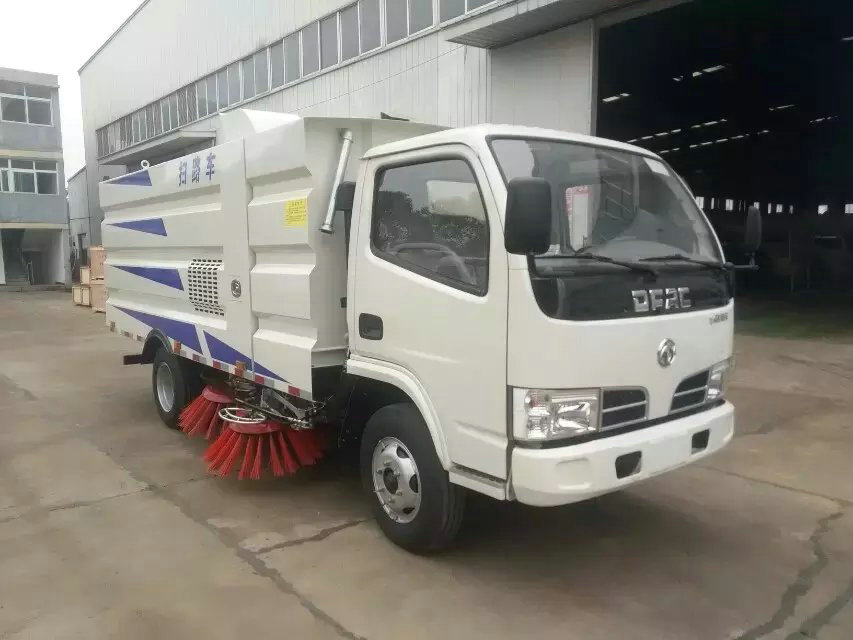 铜川市国四多利卡道路清扫车,大型扫地机