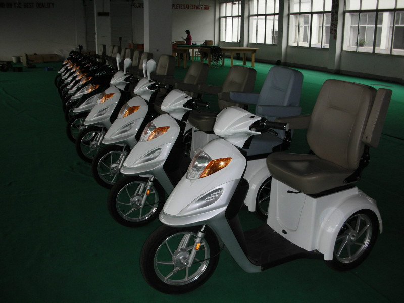 三轮摩托车老年代步车三轮客运车报价  三轮摩托车报价