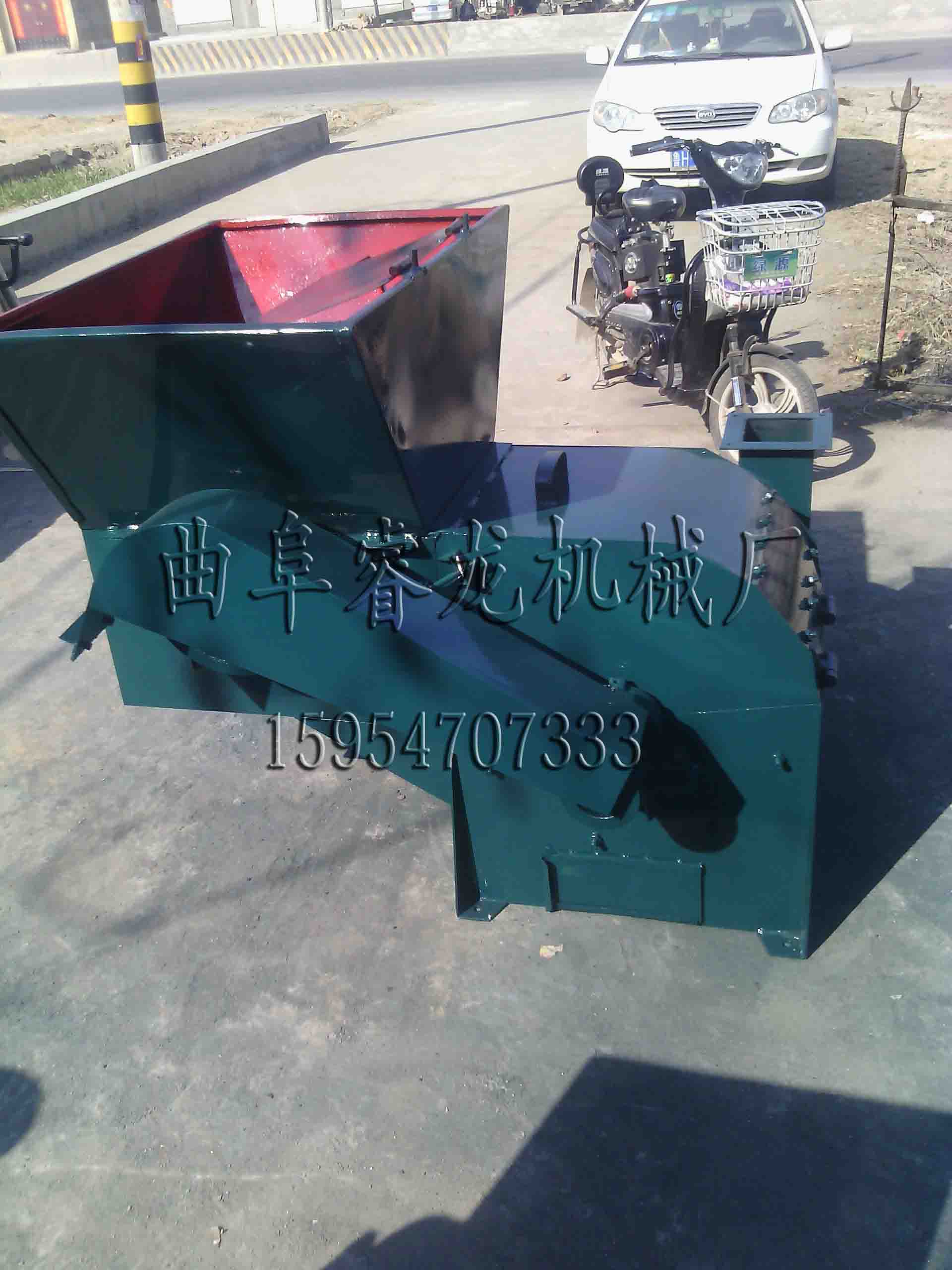 550型带绞龙自动进料粉碎机 家用麦秆自动进料粉碎机&nbsp;&nbsp;粮食粉碎机视频&nbsp;&nbsp;家用牧草粉碎机&nbsp;&nbsp;除尘粉碎机型号