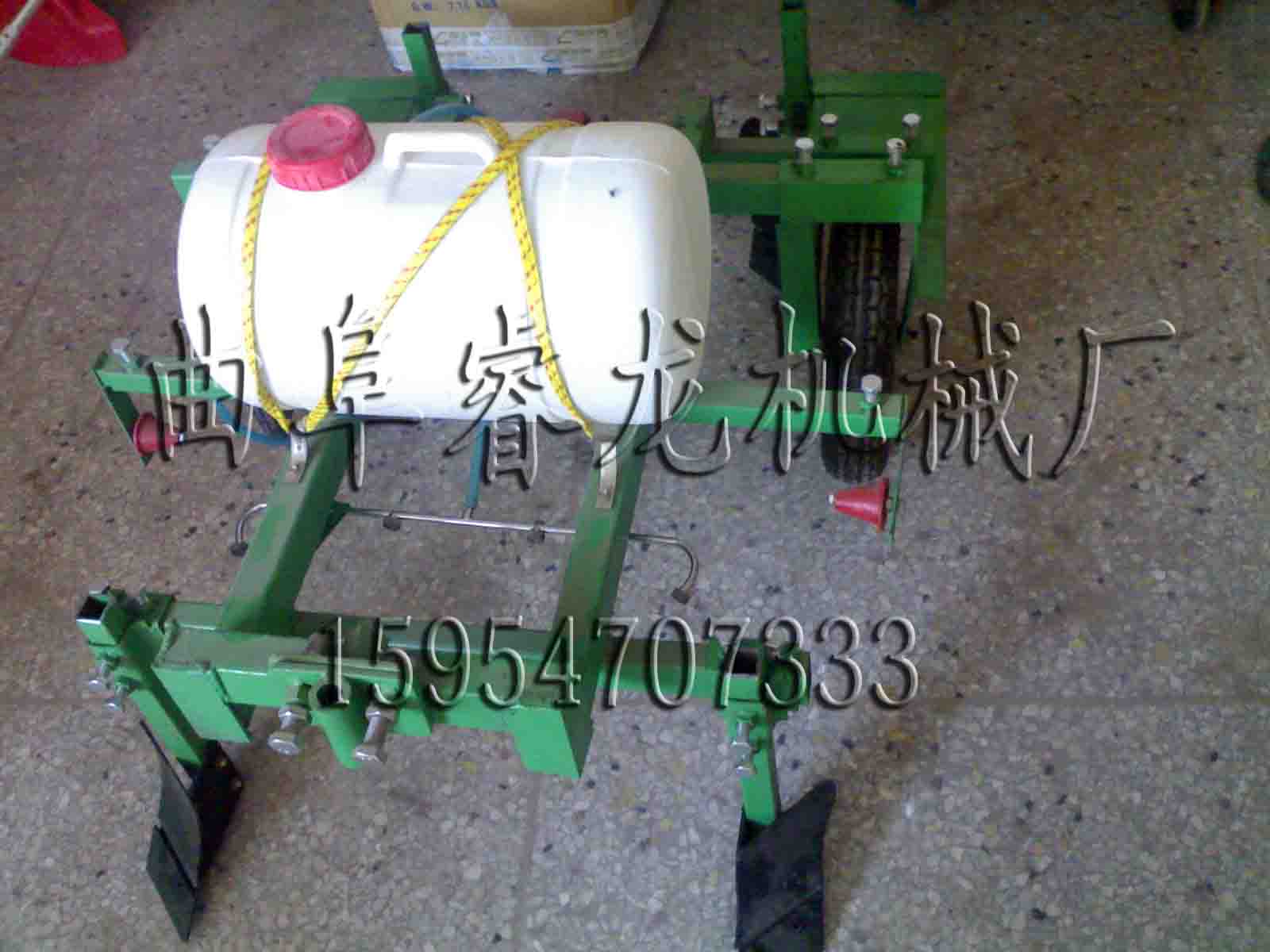 中型地膜覆盖机 铺地模机械图片&nbsp;&nbsp;地膜机厂家&nbsp;&nbsp;地膜机批发&nbsp;&nbsp;手扶带地膜机