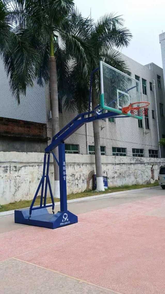 广西名扬移动篮球架富川体育局安装。  八步移动篮球架  博白移动篮球架  龙州移动篮球架