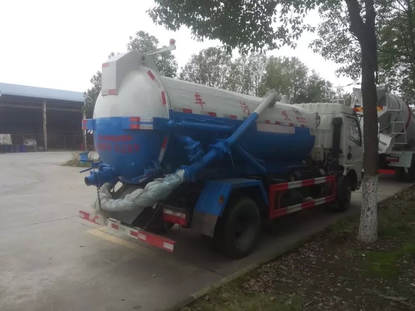 5方东风多利卡吸污车,湖南吸污车&nbsp;&nbsp;5方下水道吸污车&nbsp;&nbsp;东风145吸污车&nbsp;&nbsp;东风吸污车哪里买