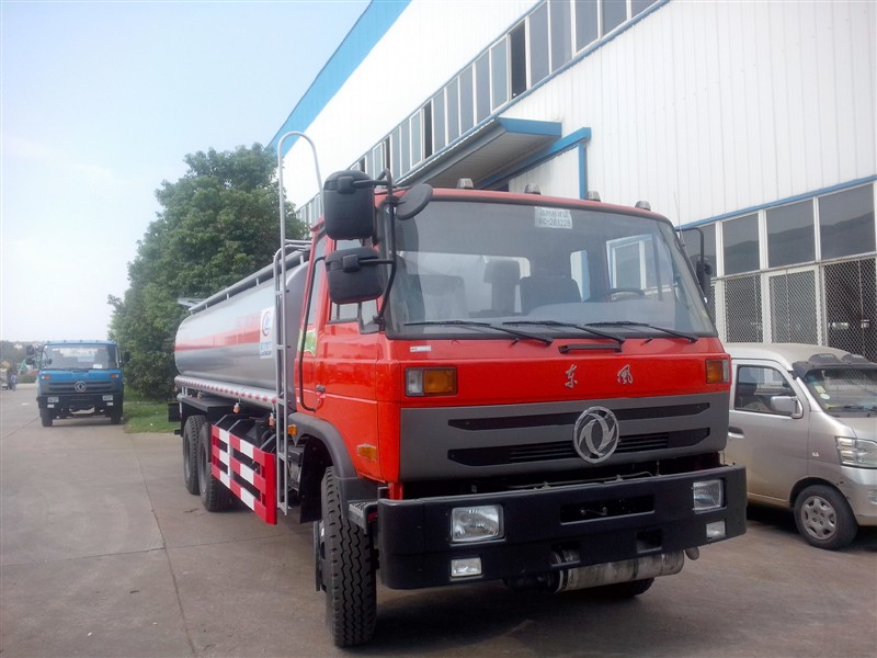 20方东风后双桥运油车,湖北5吨加油车哪里买