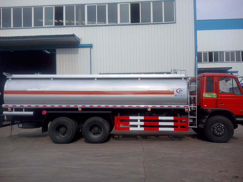 20方东风后双桥运油车,湖北5吨加油车哪里买