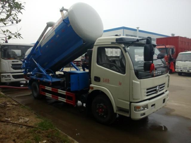 东风多利卡小型吸污车,10方吸污车