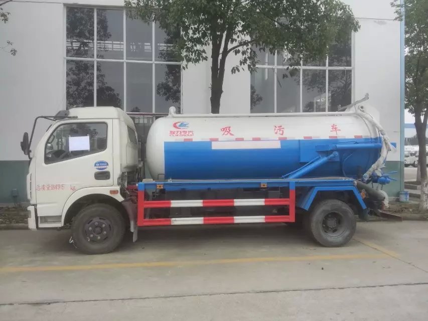 东风多利卡小型吸污车,10方吸污车