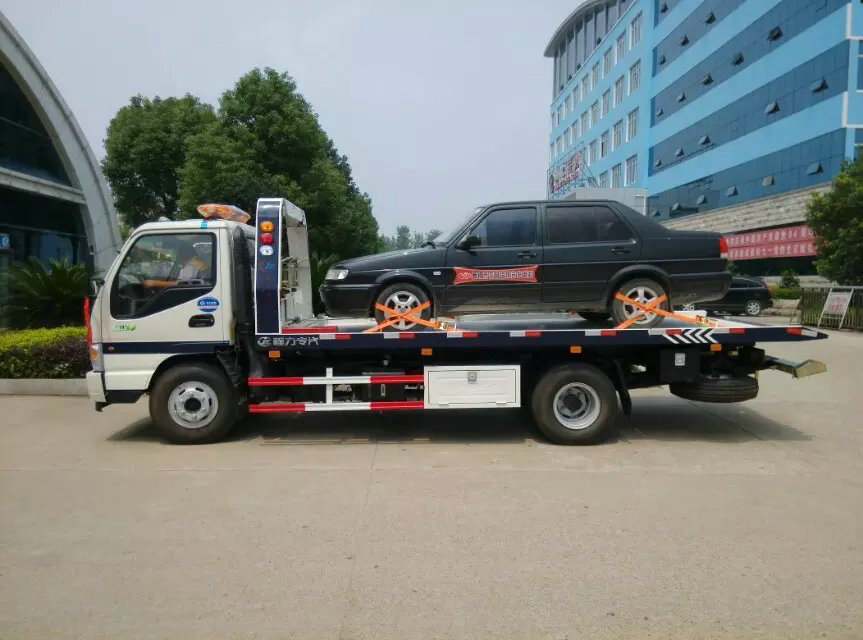 国四江淮一拖二清障车,多利卡一拖二清障车