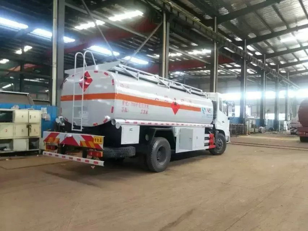 多利卡小型流动加油车,郑州 加油车