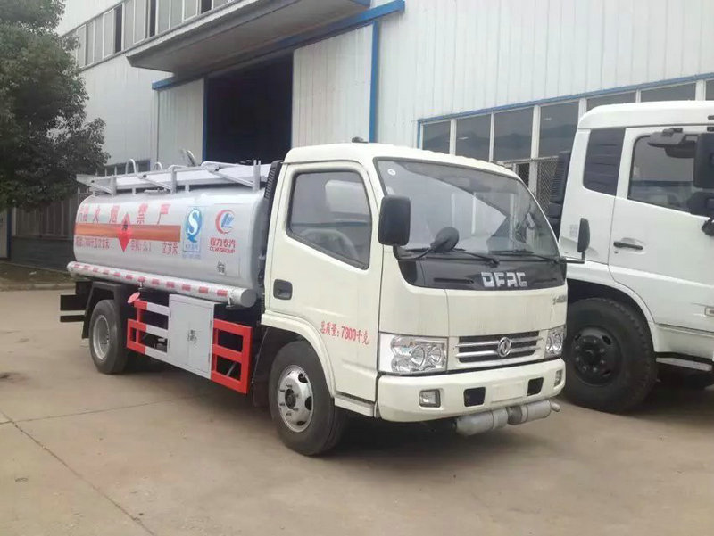 多利卡小型流动加油车,郑州 加油车