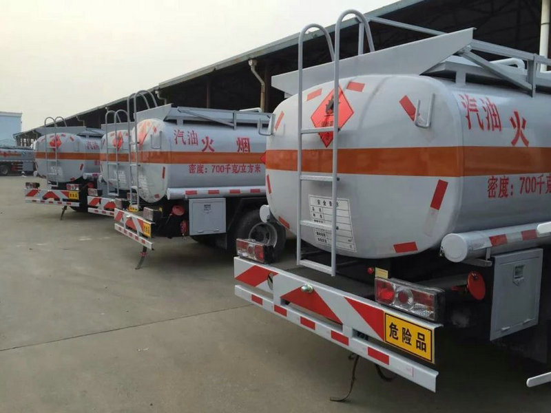 多利卡小型流动加油车,郑州 加油车