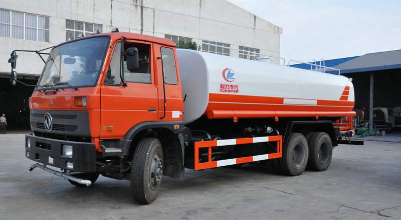 北京洒水车出租 ,5吨园林绿化洒水车