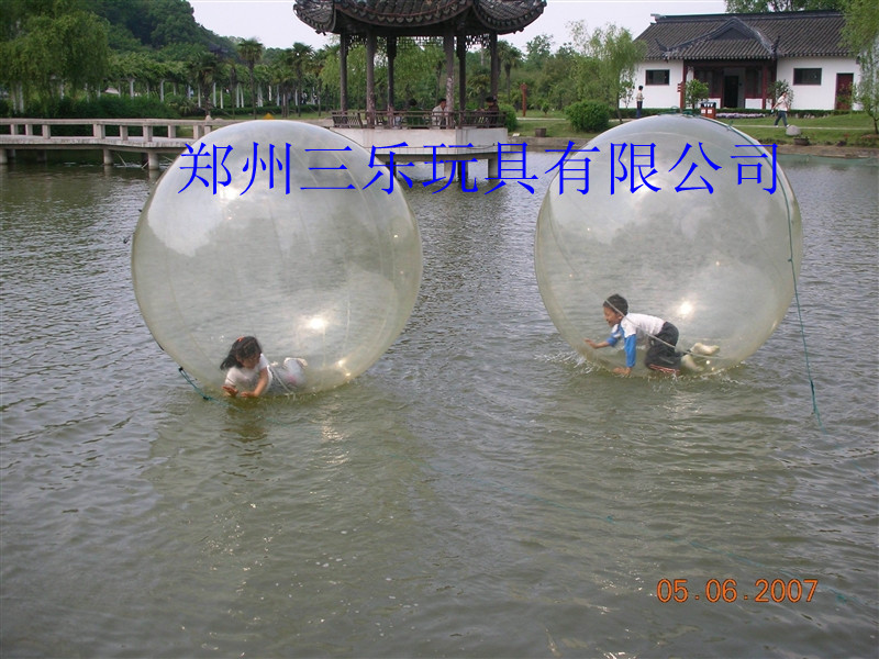 三乐水上步行球 ，滚筒，就像在水里行走一样  水上滚筒  水上娱乐设施