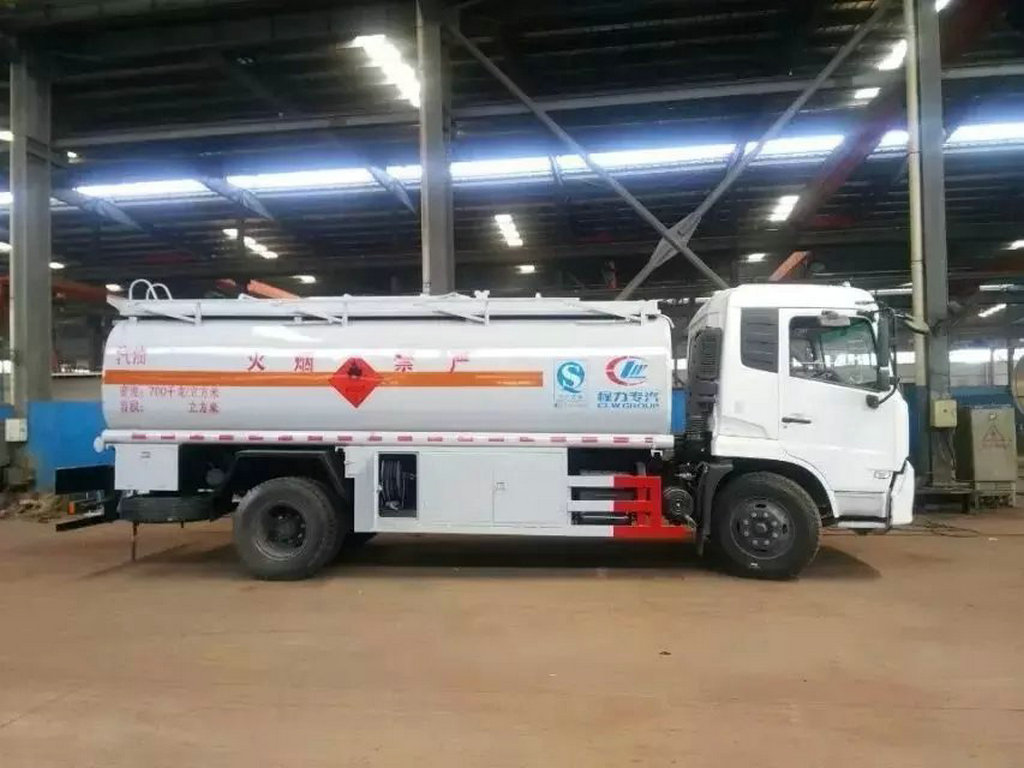 厂家直销东风天锦加油车,哪卖加油车