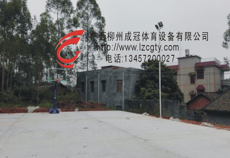 柳州室外照明灯杆安装厂家，小区球场灯杆安装的价格是多少  篮球场专用灯  羽毛球场照明