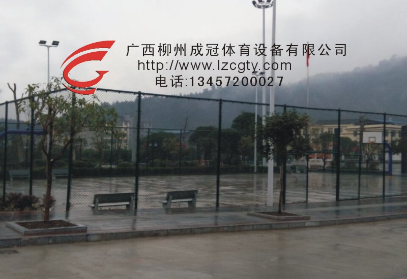 贺州球场围栏规格  足球场围栏  足球场防护网  羽毛球场围栏