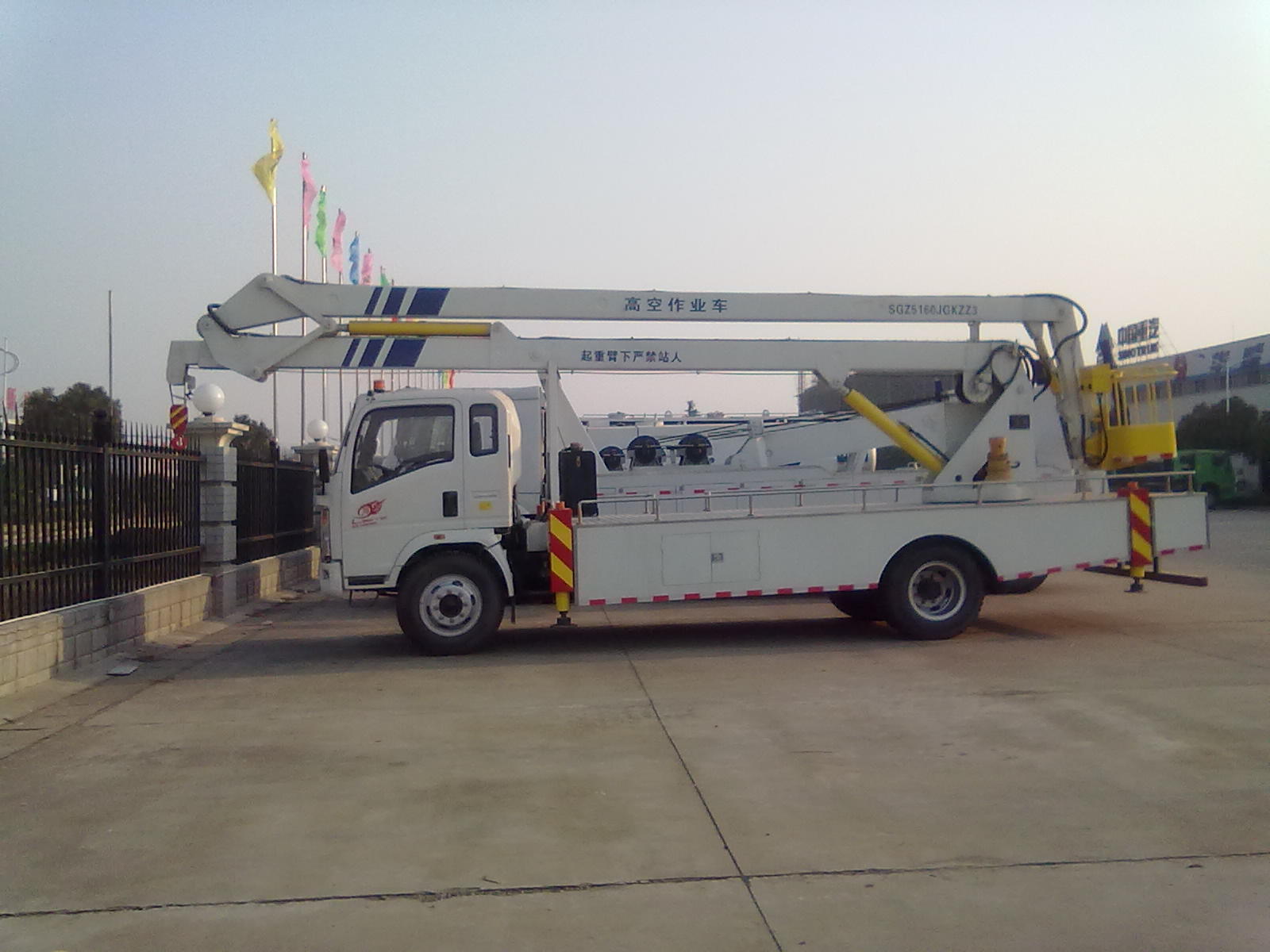 折臂式东风锐铃高空作业车,高空作业车品牌