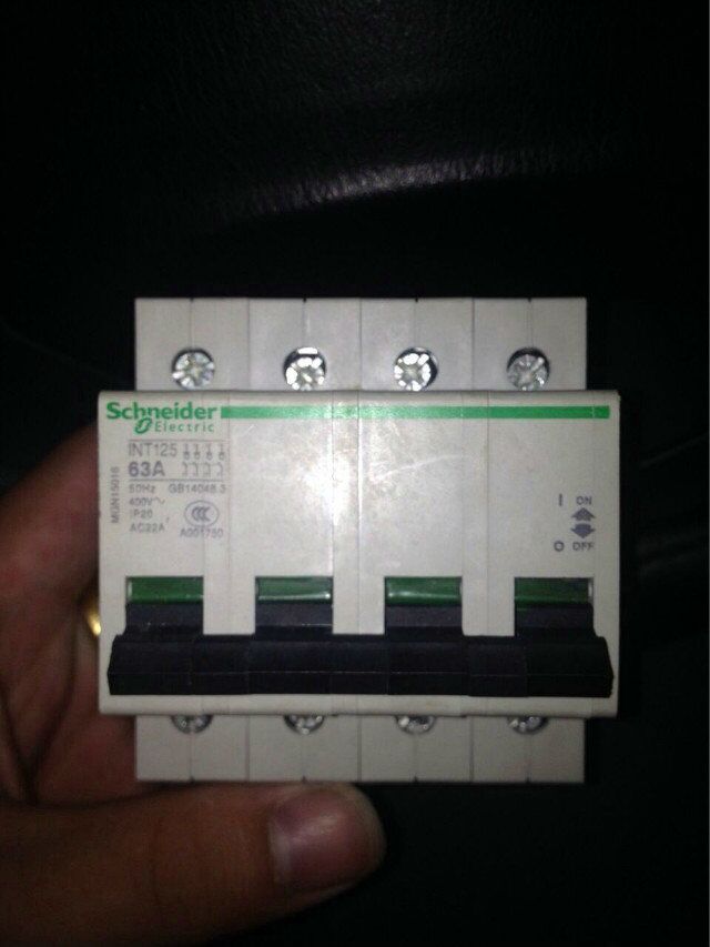 促销批发仿施耐德IINT125隔离开关  仿施耐德隔离开关  仿IINT125