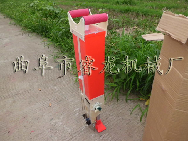 花生播种施肥机生产厂 玉米播种机图片  花生播种机原理  手提点播机价格  家用绿豆点播机