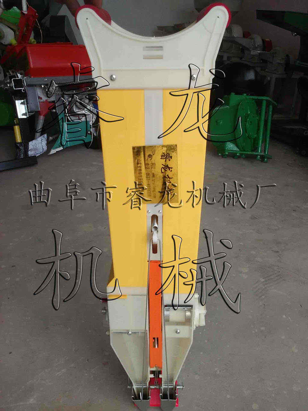 花生播种施肥机生产厂 玉米播种机图片  花生播种机原理  手提点播机价格  家用绿豆点播机