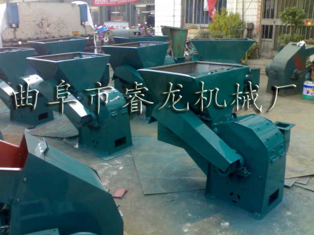 500型带绞龙沙克龙粉碎机 高产量麦秆自动进料粉碎机&nbsp;&nbsp;大型玉米粉碎机&nbsp;&nbsp;稻草粉碎机视频&nbsp;&nbsp;颗粒粉碎机厂家