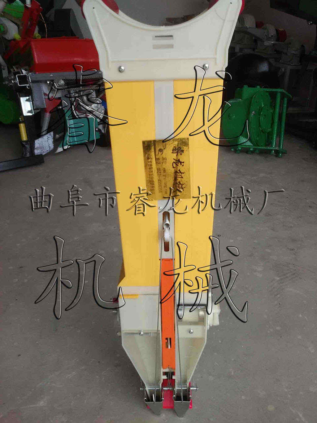 多功能手提式双筒播种机 花生播种机视频  中型玉米点播机  新型玉米播种机  绿豆点播机图片