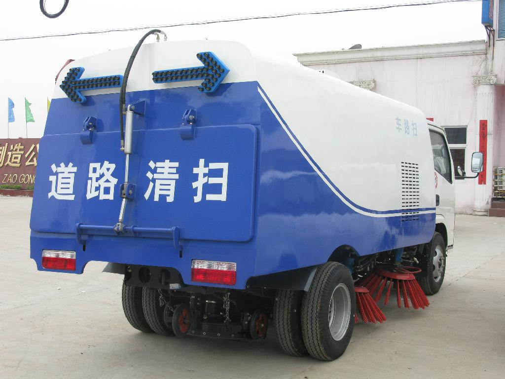 10吨扫路车厂家直销,电厂厂区吸尘车