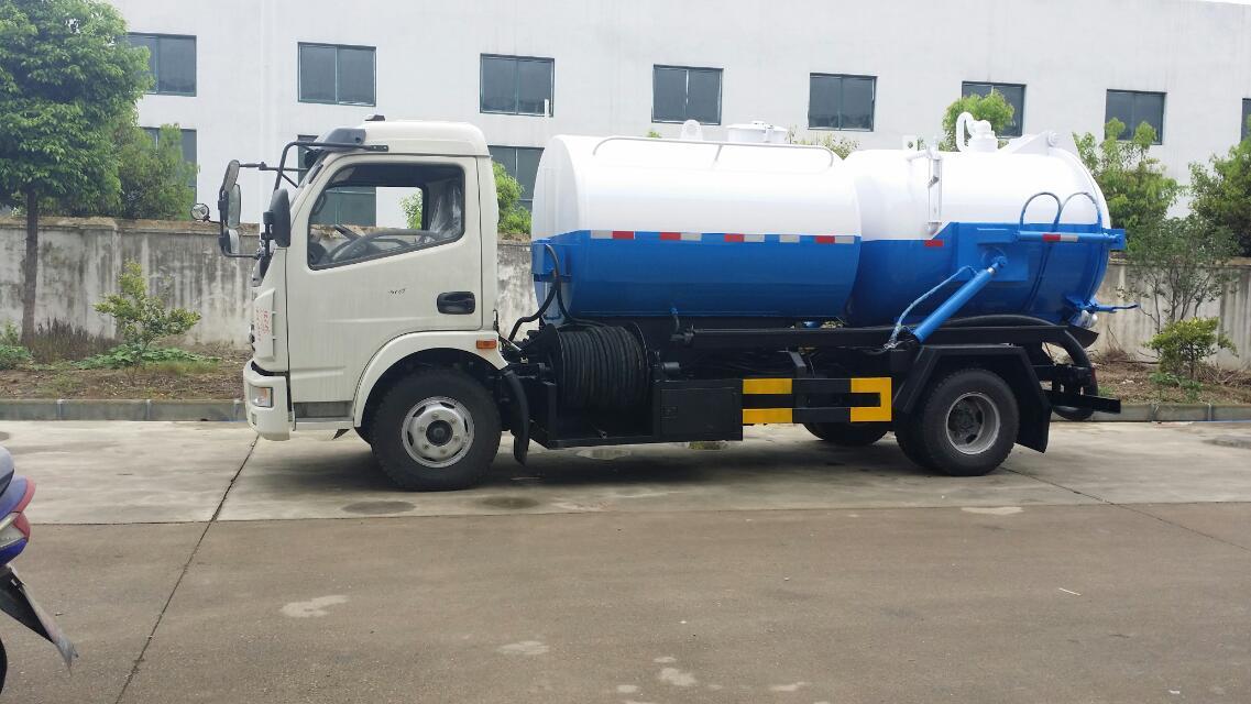 5方小型真空吸污車生產(chǎn)廠家,吸污車銷售