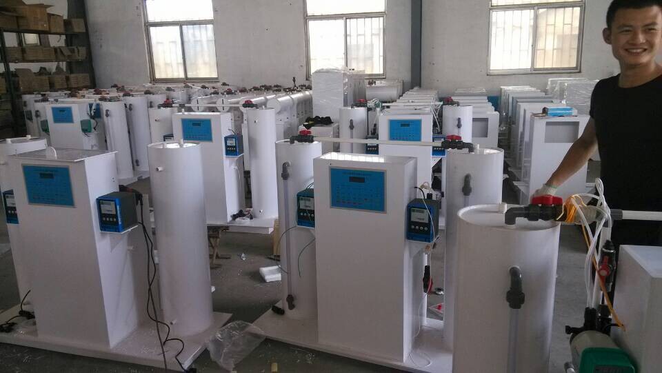 全自动二氧化氯发生器  余氯型发生器  流量型发生器  PLC发生器