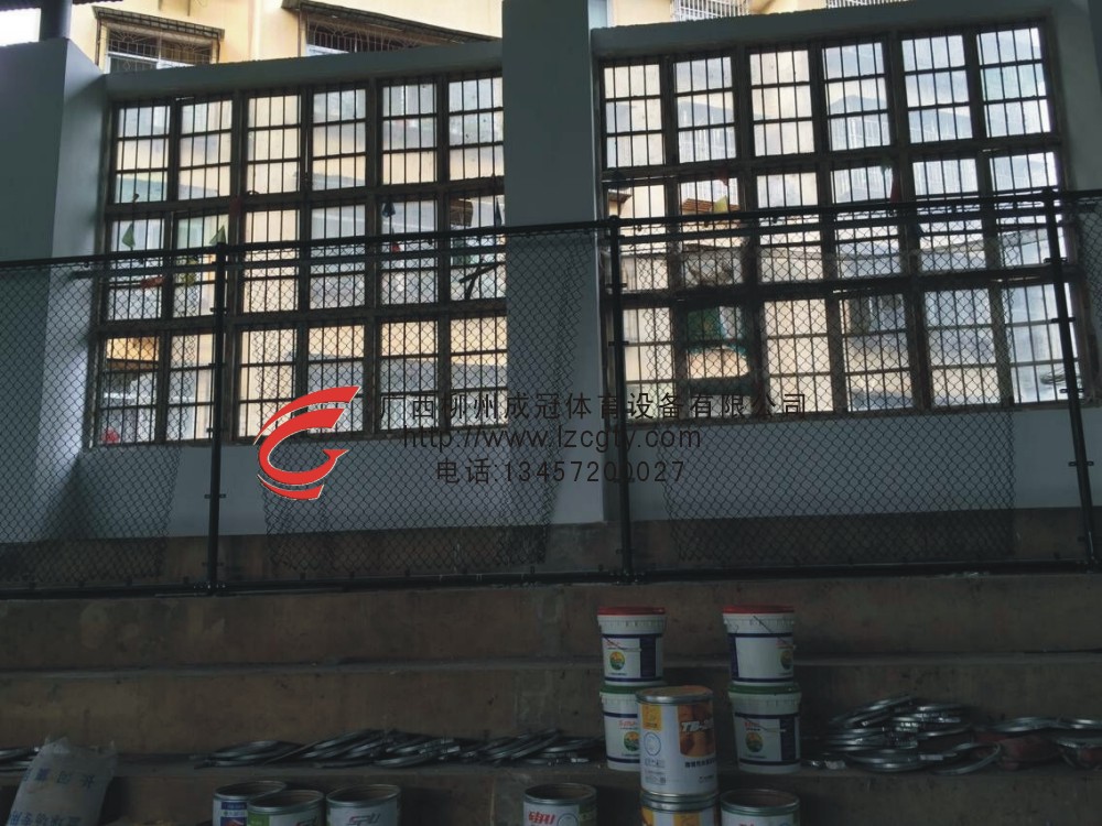 河池体育场围栏笼式足球场围网，广西体育厂家  塑胶球场围网  篮球场防护网