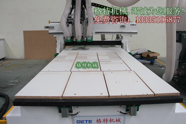 河北三工序数控开料机，三头气动换刀数控开料机&nbsp;&nbsp;三工序开料机&nbsp;&nbsp;三头开料机