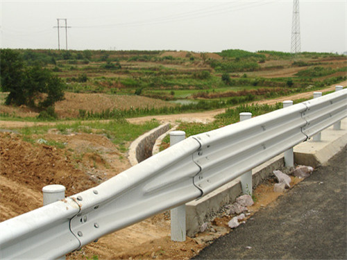 庆阳波形护栏板  高速公路护栏板