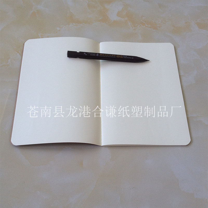 厂家供应复古创意空白记事本涂鸦本广告笔记本可定制彩印丝印lo  复古空白记事本  牛皮纸涂鸦本  彩印丝印logo