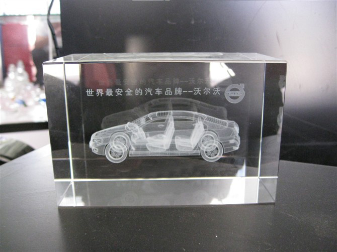 4S店开业礼品水晶车模内雕厂家定制  水晶车模内雕礼品  一帆风顺水晶内雕  自行车比赛纪念品
