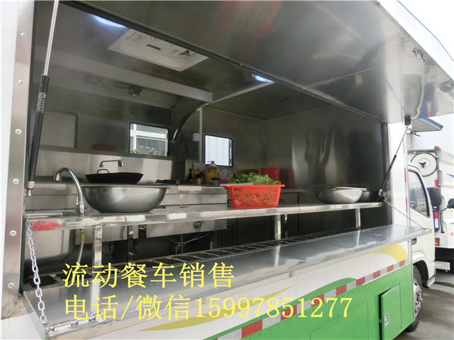 流动餐车专业定制小蜜蜂柴油流动餐车